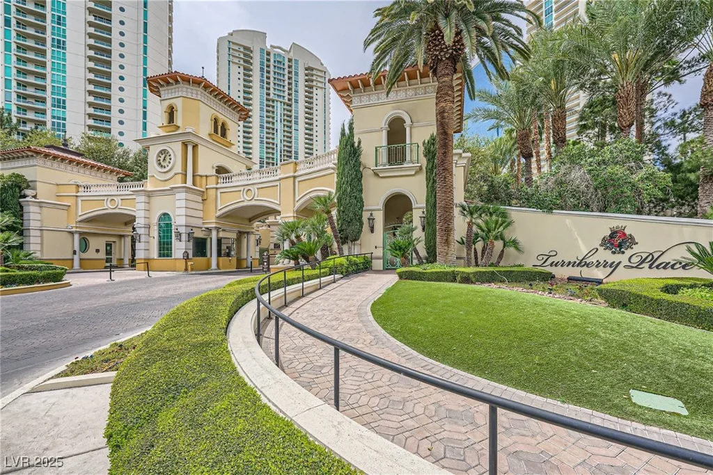 2857 Paradise, Las Vegas, NV 89109