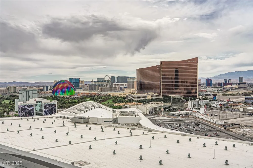 2857 Paradise, Las Vegas, NV 89109