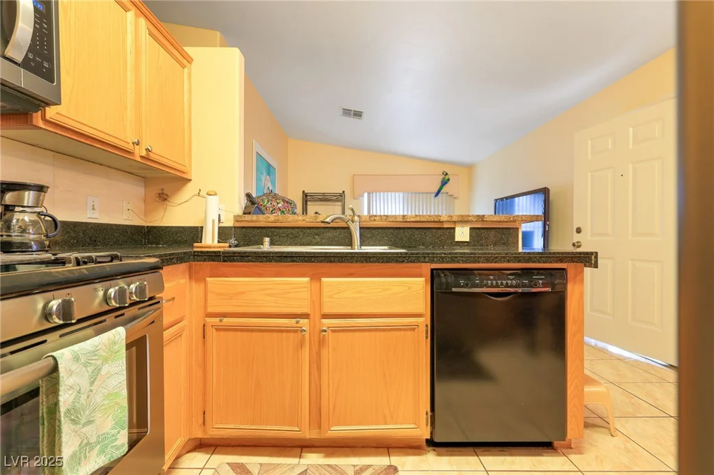 2110 Los Feliz, Las Vegas, NV 89156