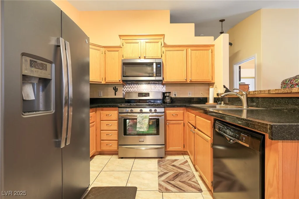 2110 Los Feliz, Las Vegas, NV 89156