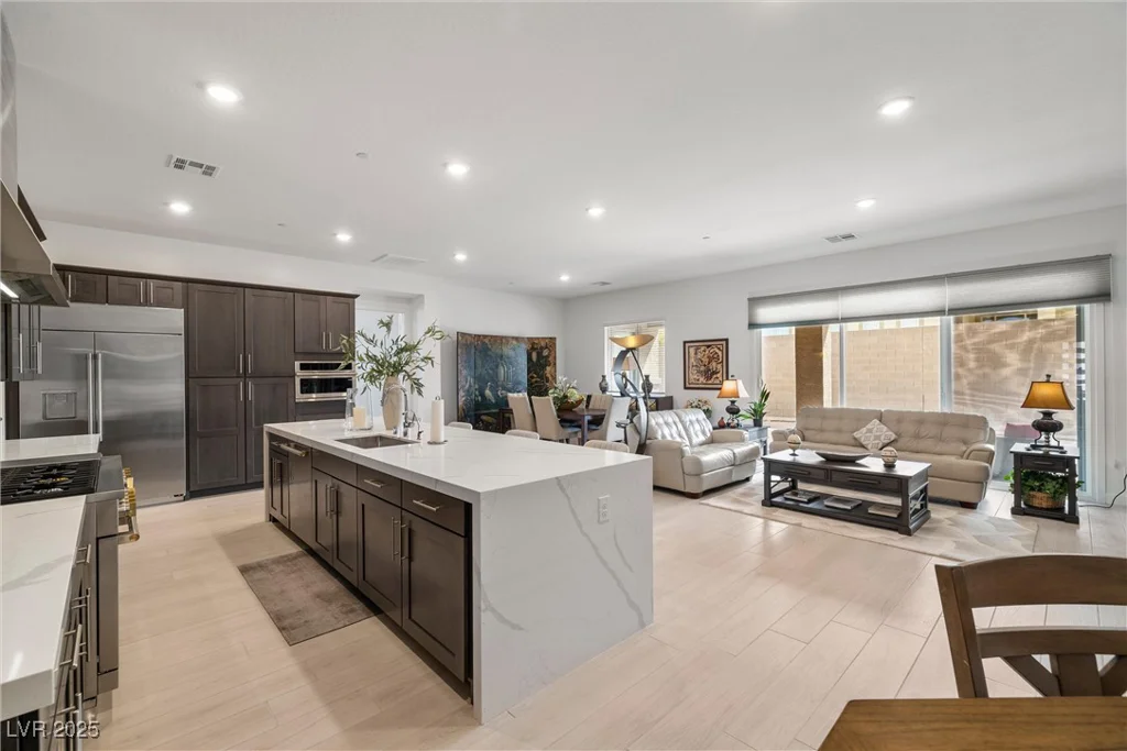 135 Barnett Crest, Henderson, NV 89015