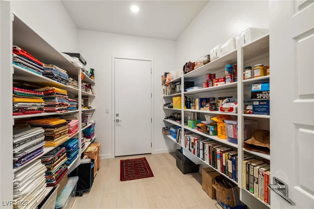 135 Barnett Crest, Henderson, NV 89015