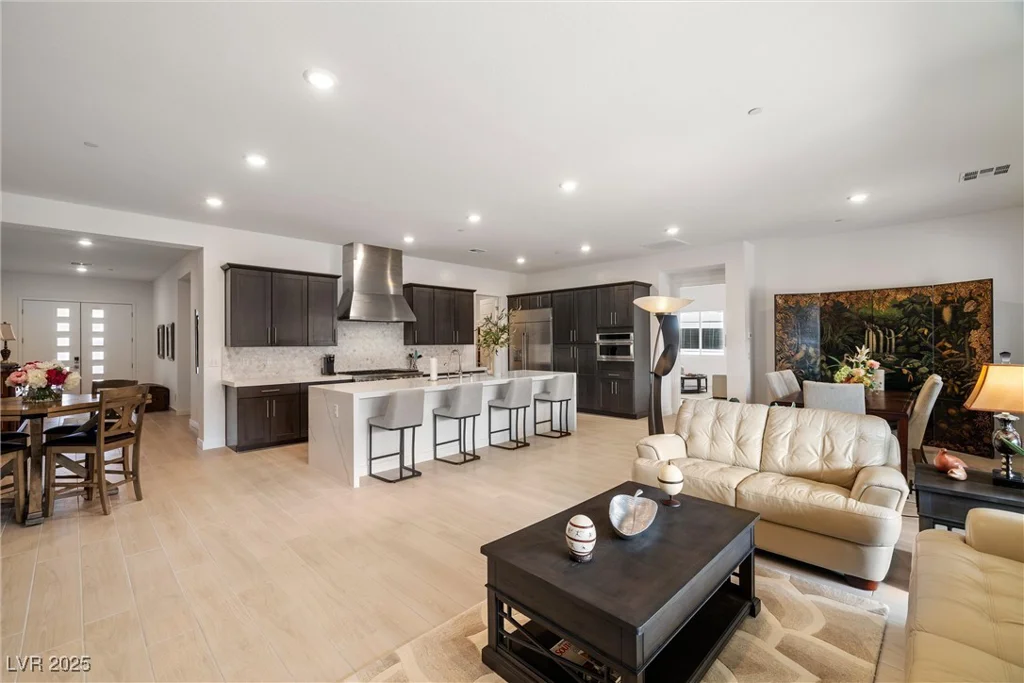 135 Barnett Crest, Henderson, NV 89015
