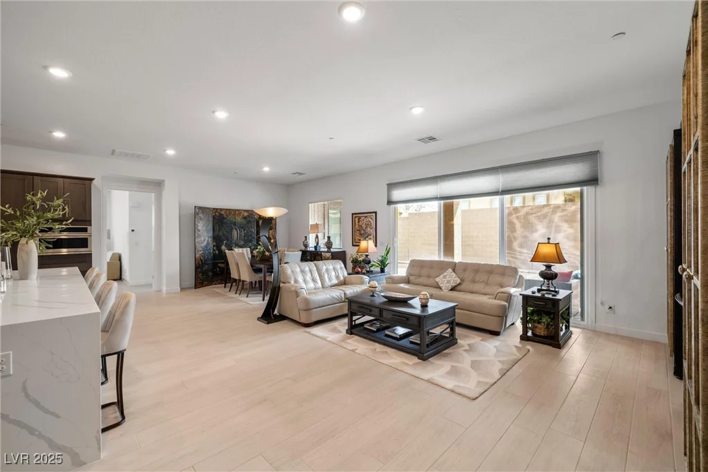 135 Barnett Crest, Henderson, NV 89015
