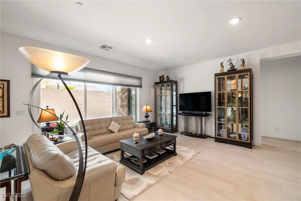 135 Barnett Crest, Henderson, NV 89015