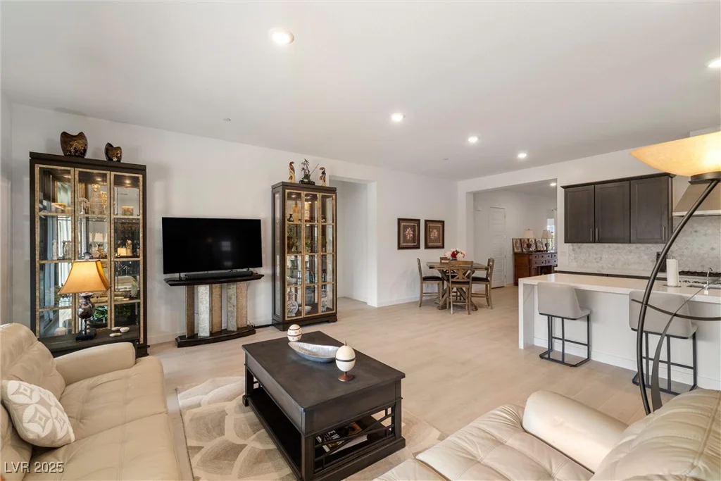 135 Barnett Crest, Henderson, NV 89015