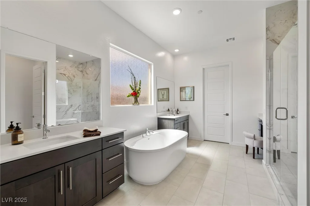 135 Barnett Crest, Henderson, NV 89015