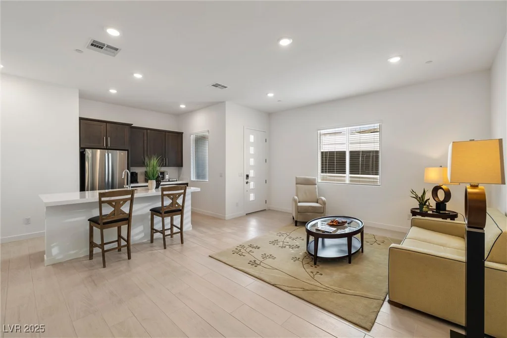 135 Barnett Crest, Henderson, NV 89015