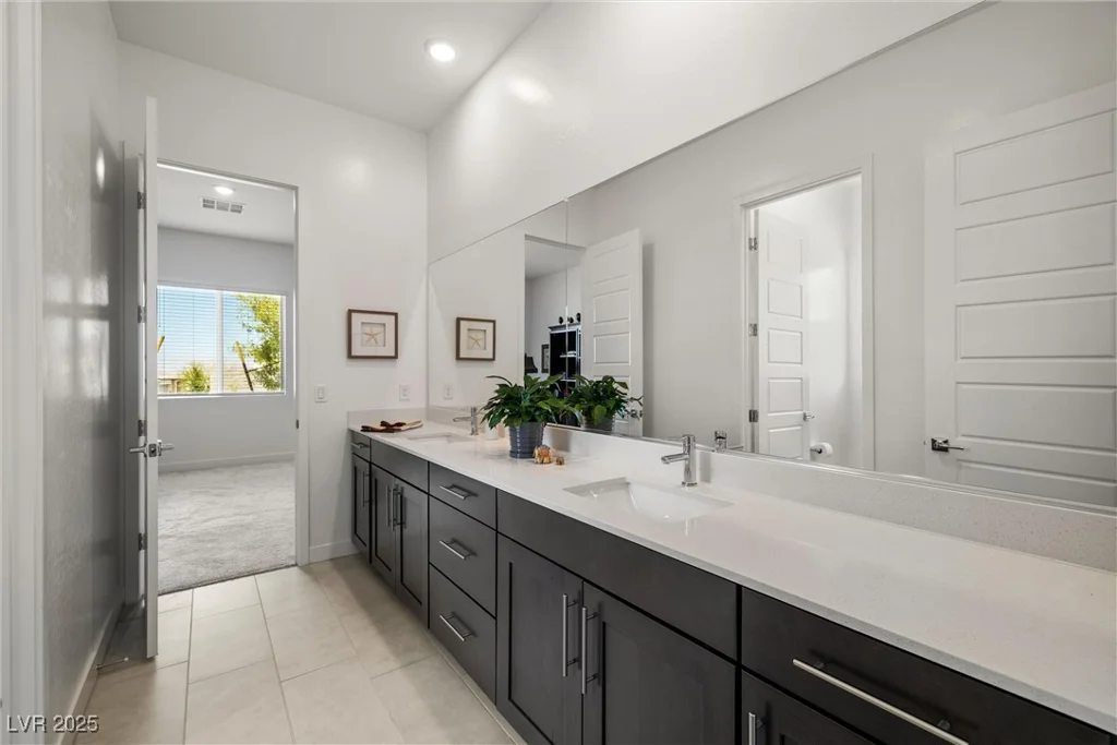 135 Barnett Crest, Henderson, NV 89015