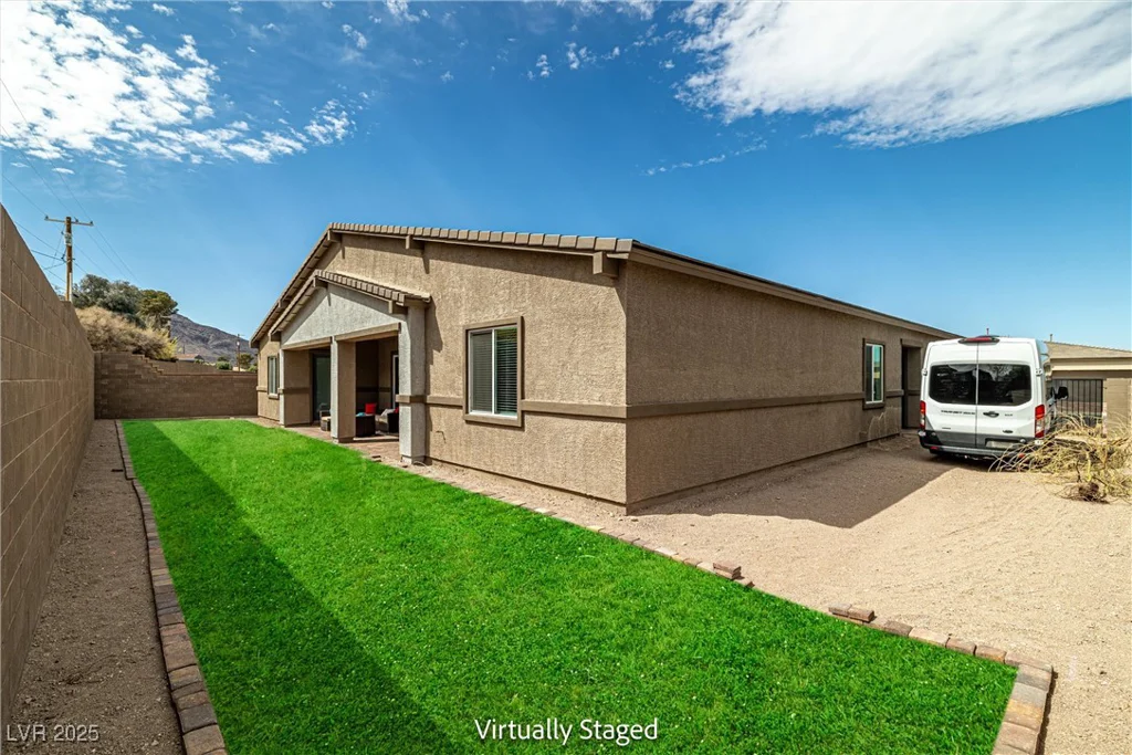 135 Barnett Crest, Henderson, NV 89015