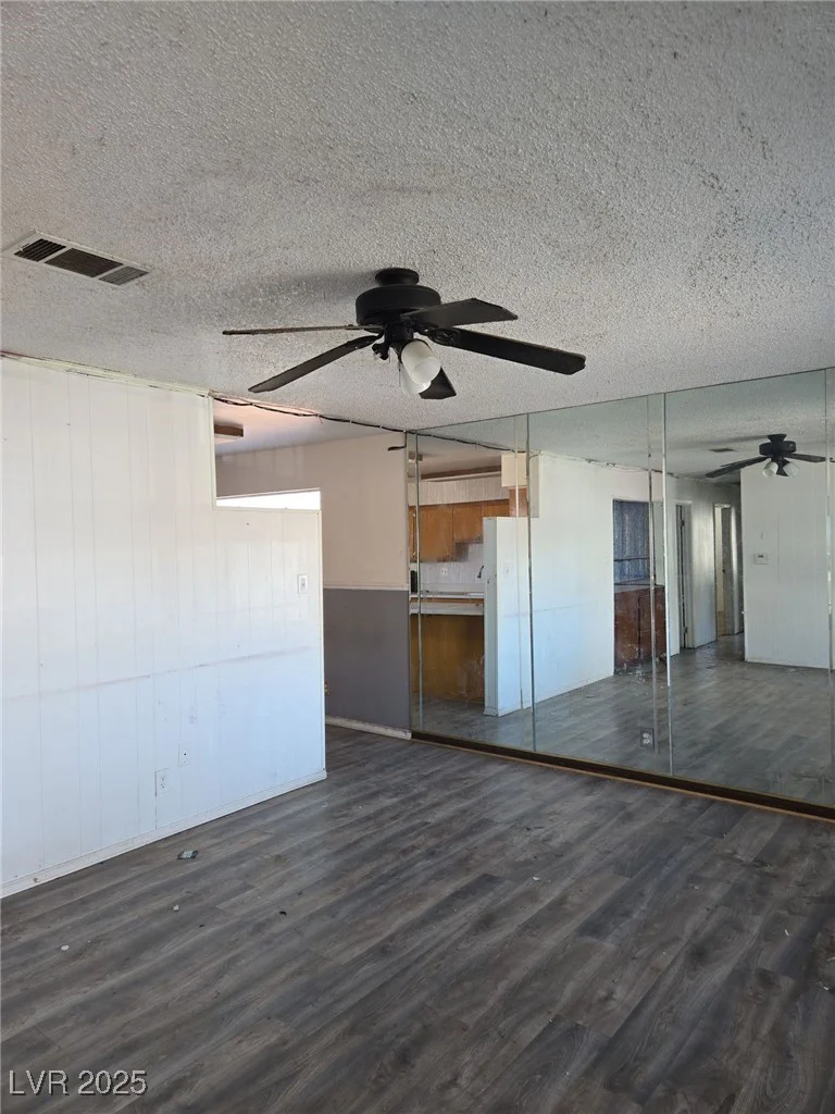 2481 San Marcos, Las Vegas, NV 89115