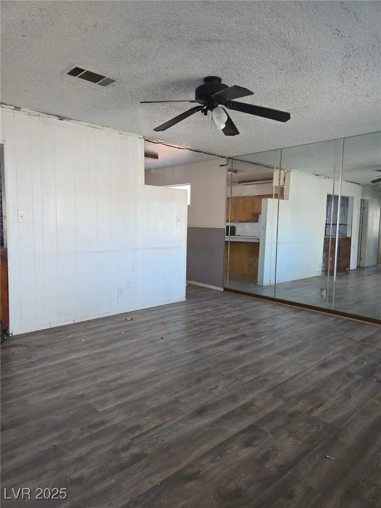 2481 San Marcos, Las Vegas, NV 89115