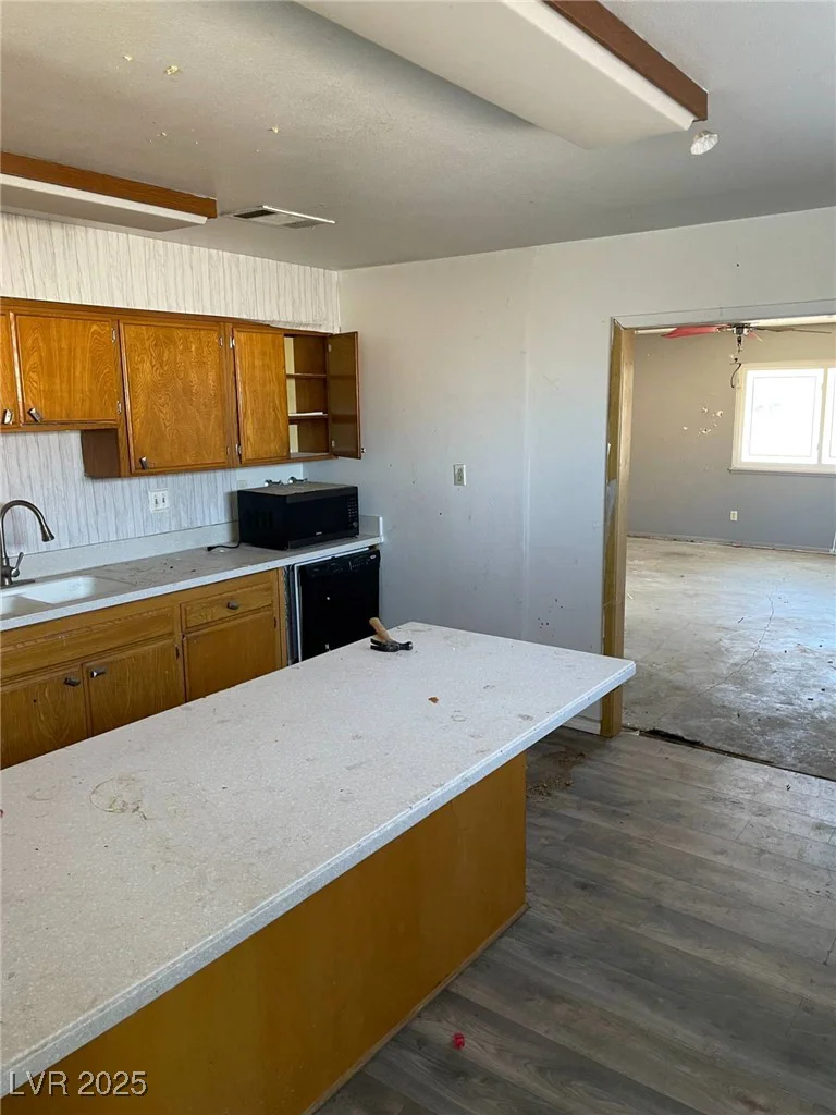 2481 San Marcos, Las Vegas, NV 89115