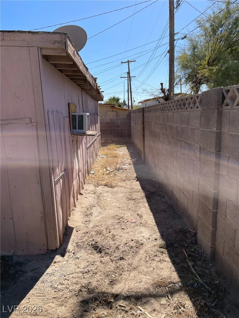 2481 San Marcos, Las Vegas, NV 89115