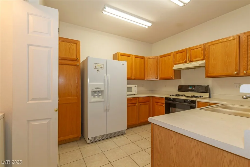 2152 Turquoise Ridge, Las Vegas, NV 89117