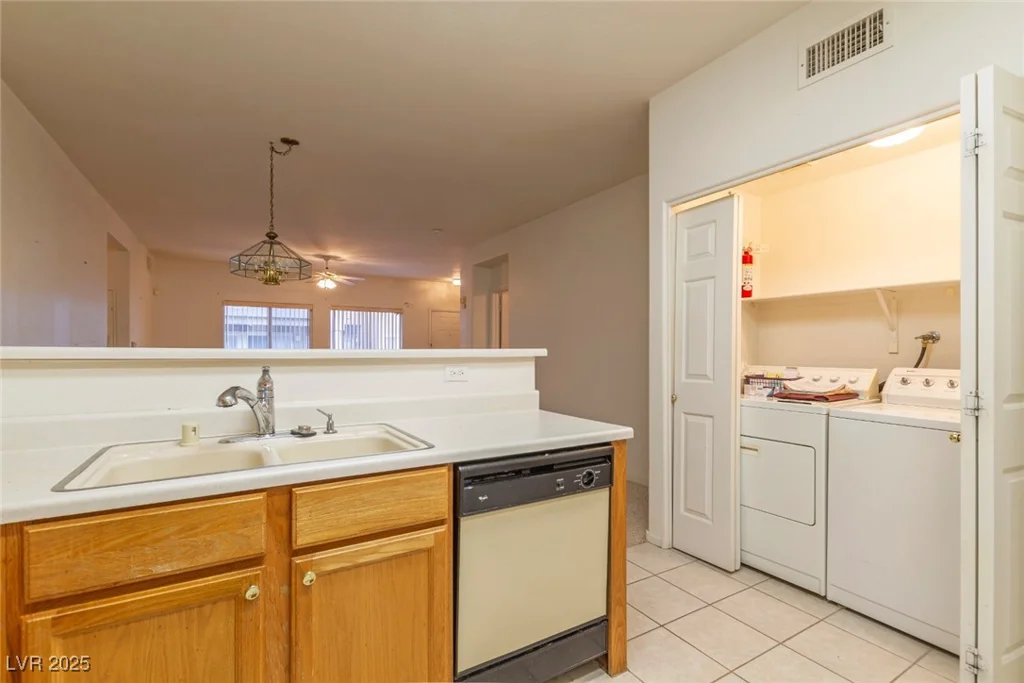 2152 Turquoise Ridge, Las Vegas, NV 89117