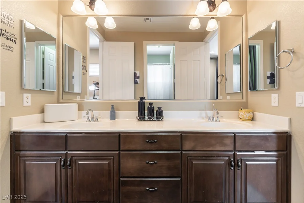 1013 Baronet, Las Vegas, NV 89138