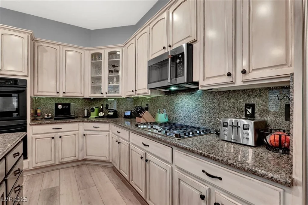 8102 Villa De La Playa, Las Vegas, NV 89131