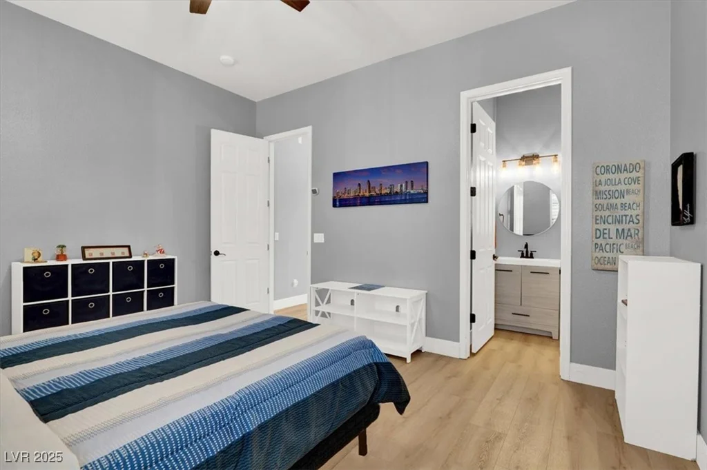 8102 Villa De La Playa, Las Vegas, NV 89131