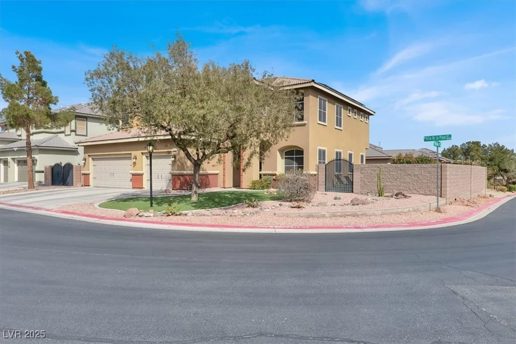 8102 Villa De La Playa, Las Vegas, NV 89131