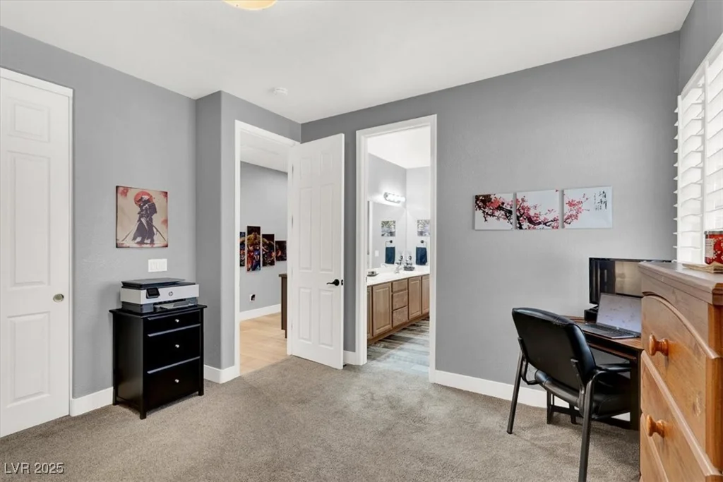 8102 Villa De La Playa, Las Vegas, NV 89131