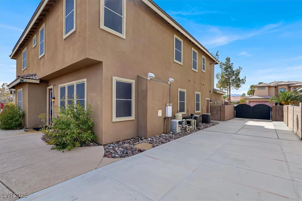 8102 Villa De La Playa, Las Vegas, NV 89131
