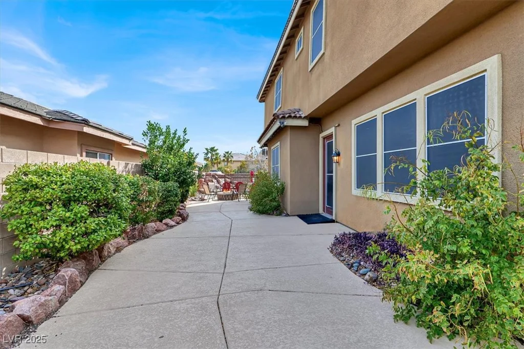 8102 Villa De La Playa, Las Vegas, NV 89131