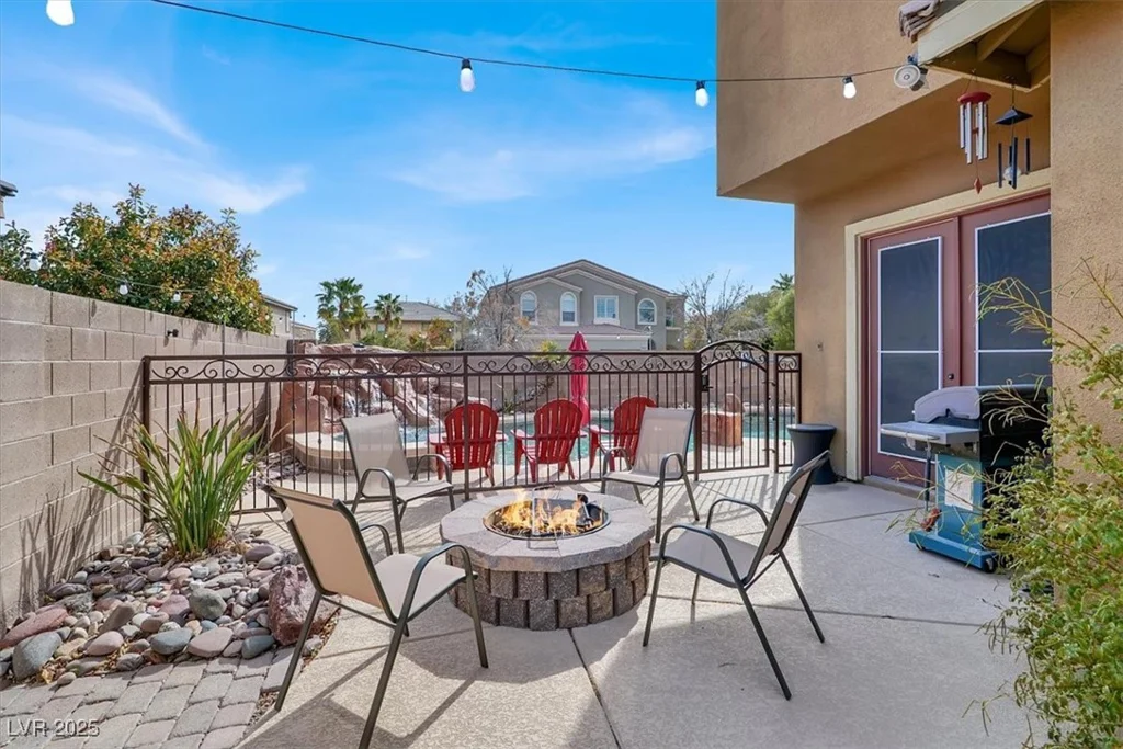 8102 Villa De La Playa, Las Vegas, NV 89131