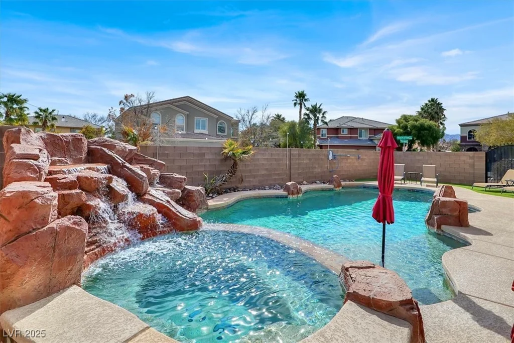8102 Villa De La Playa, Las Vegas, NV 89131