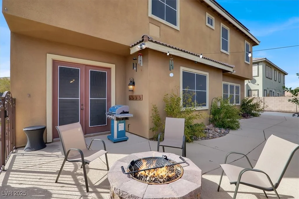 8102 Villa De La Playa, Las Vegas, NV 89131