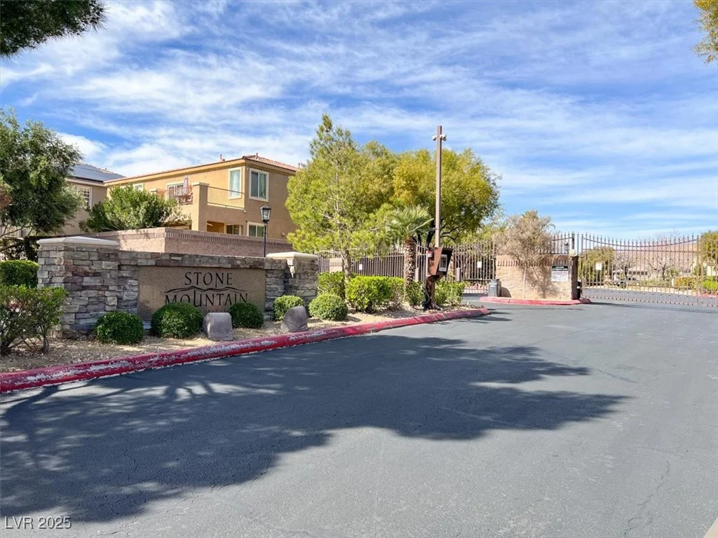 8102 Villa De La Playa, Las Vegas, NV 89131