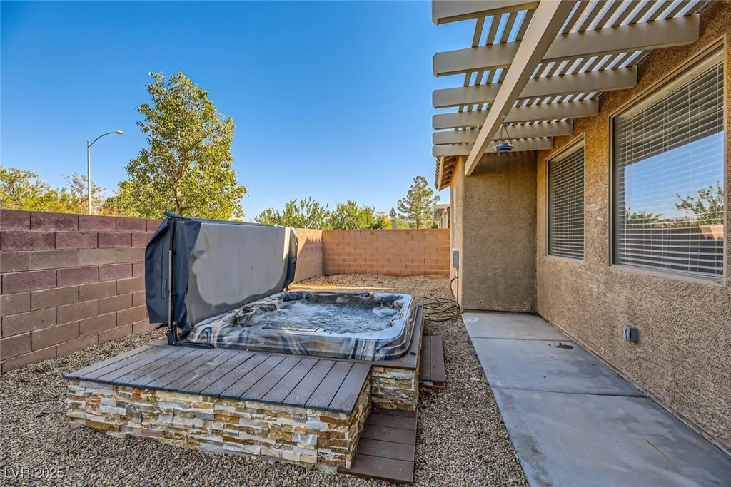 5024 Stone Bay, Las Vegas, NV 89131