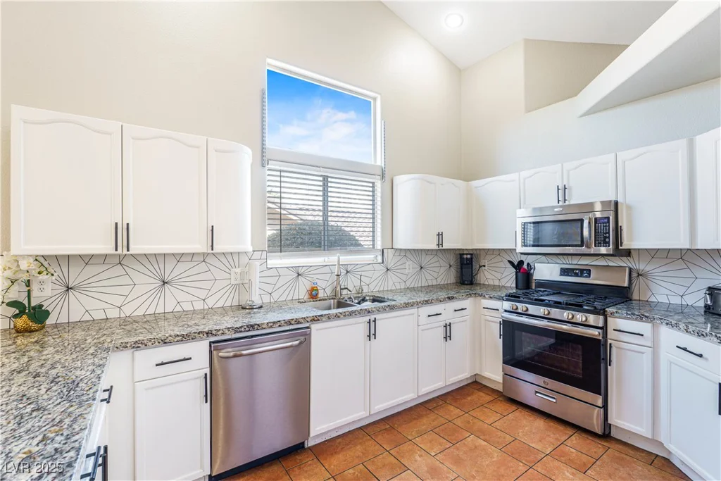 124 Beach Oak, Henderson, NV 89002