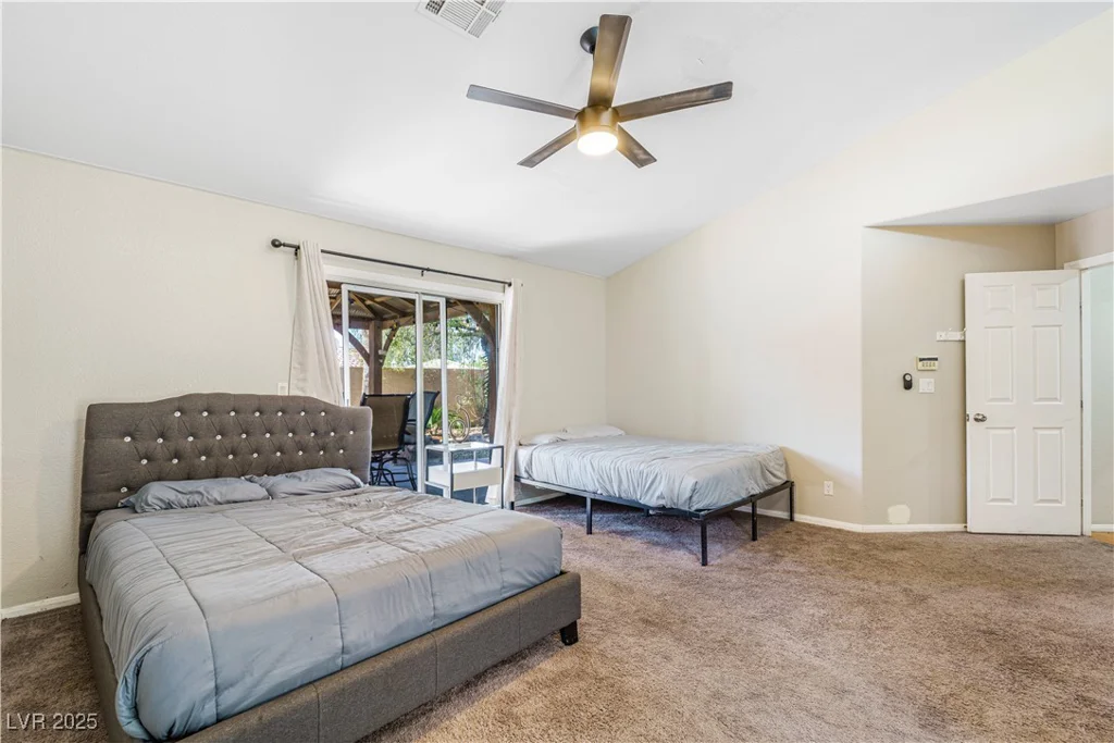 124 Beach Oak, Henderson, NV 89002