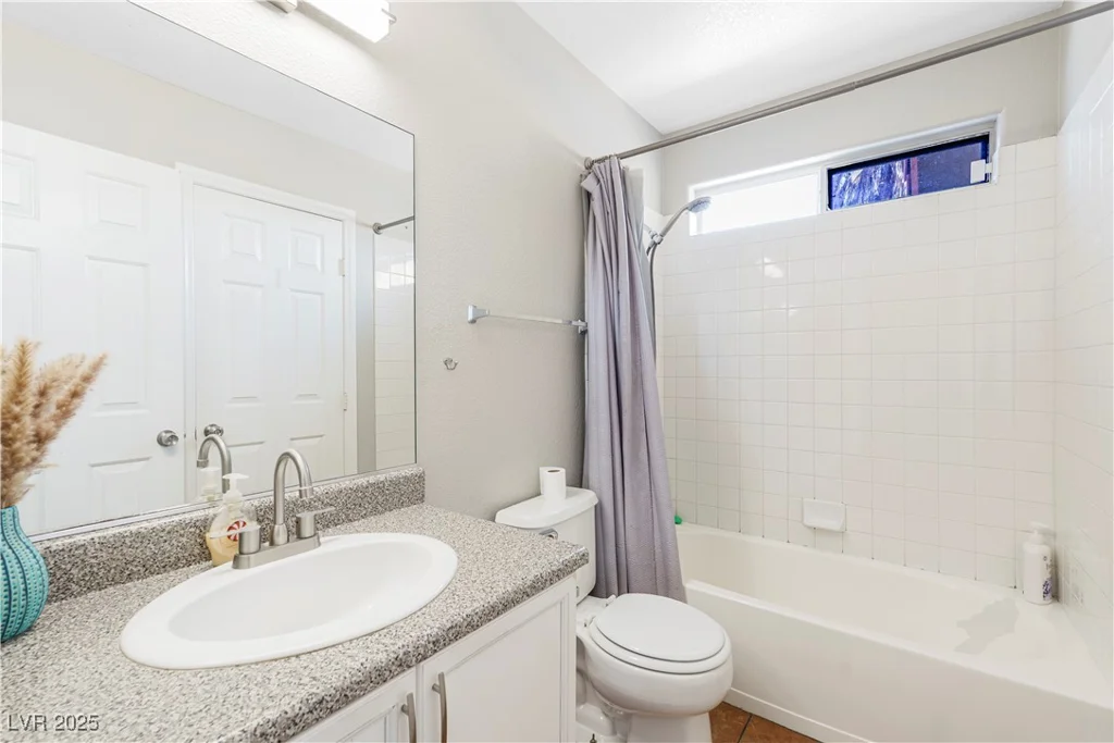 124 Beach Oak, Henderson, NV 89002