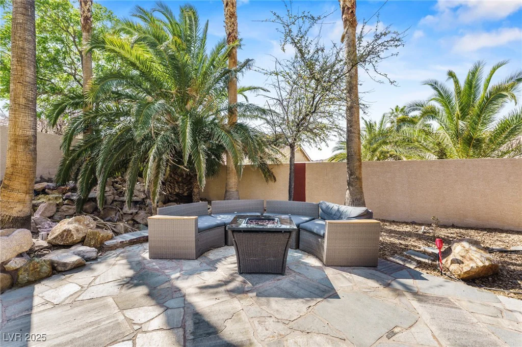 124 Beach Oak, Henderson, NV 89002