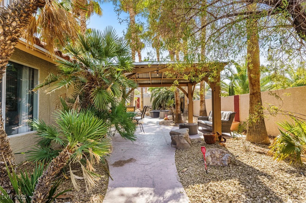 124 Beach Oak, Henderson, NV 89002