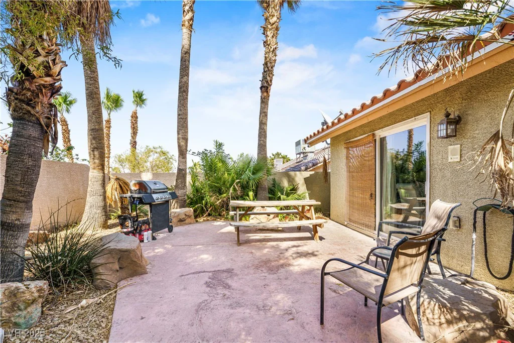 124 Beach Oak, Henderson, NV 89002
