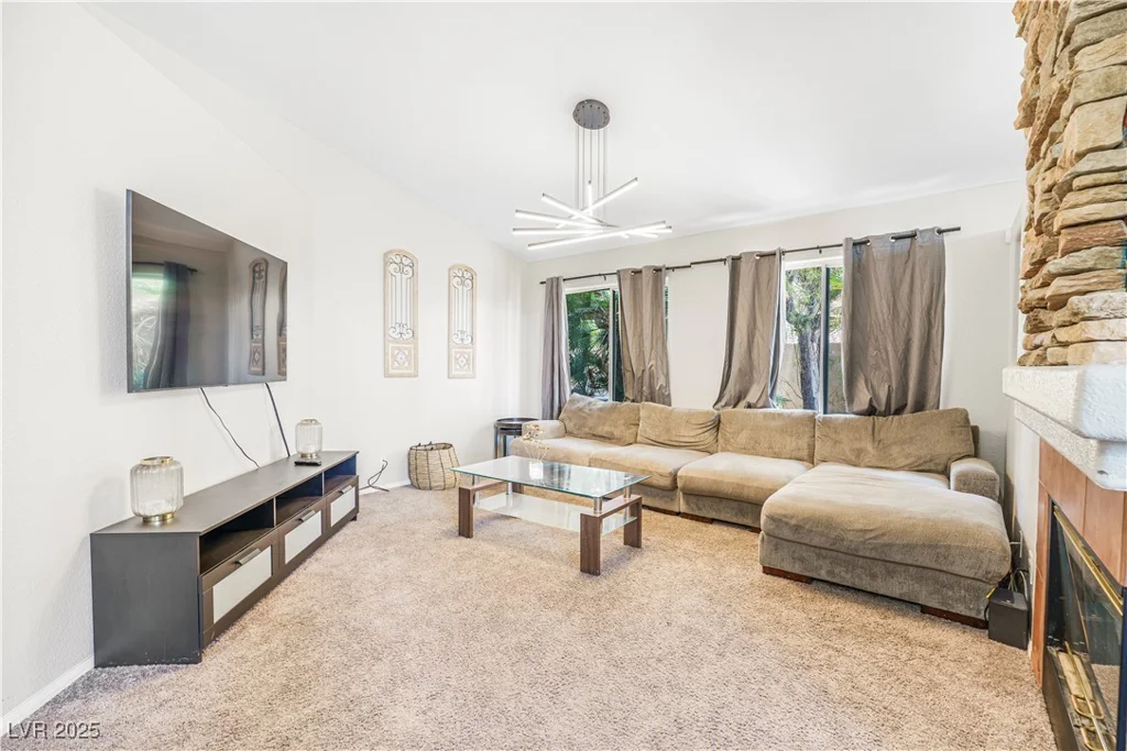 124 Beach Oak, Henderson, NV 89002