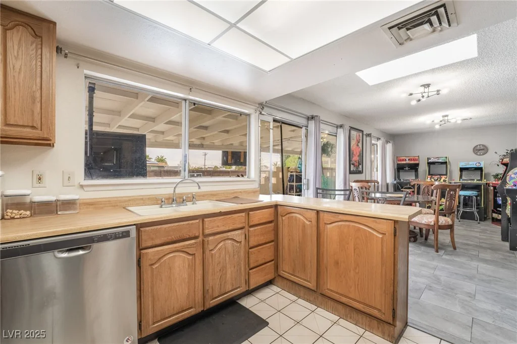 212 Torrey Pines, Las Vegas, NV 89107