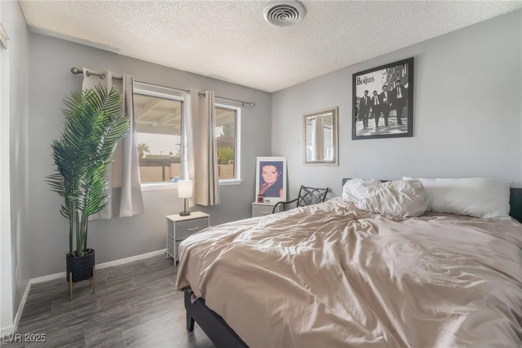 212 Torrey Pines, Las Vegas, NV 89107