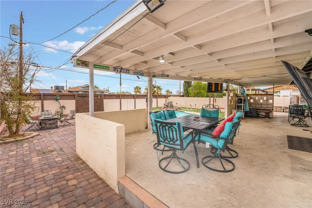 212 Torrey Pines, Las Vegas, NV 89107