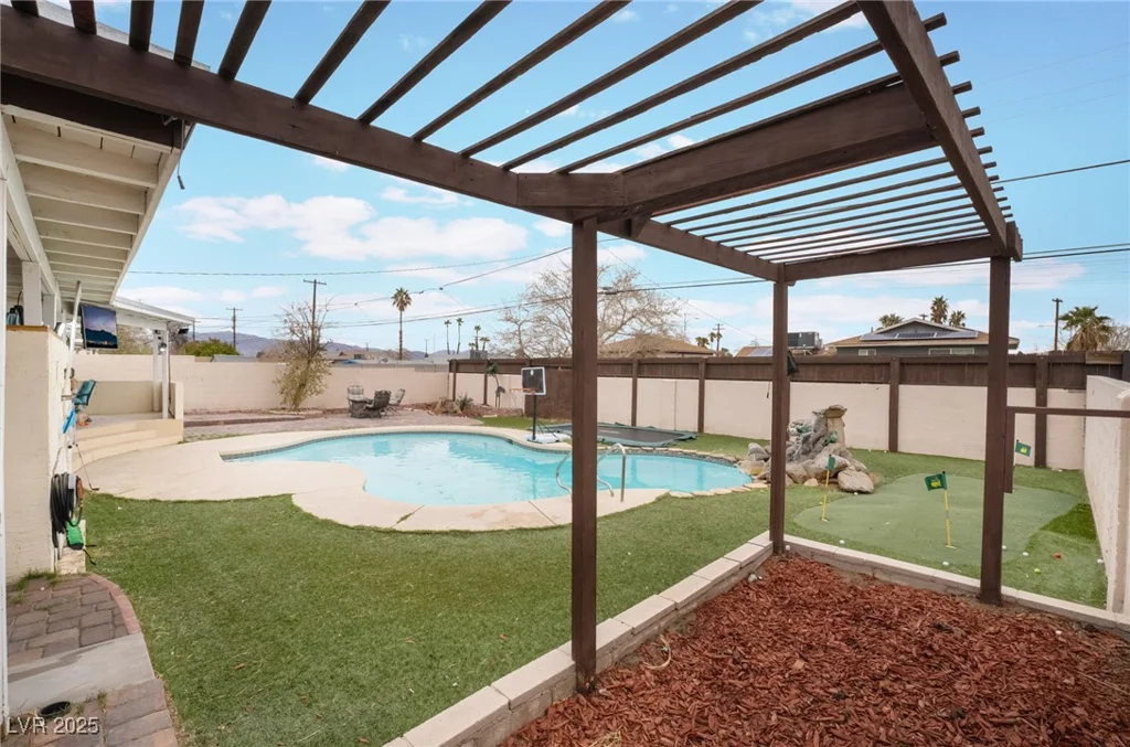 212 Torrey Pines, Las Vegas, NV 89107
