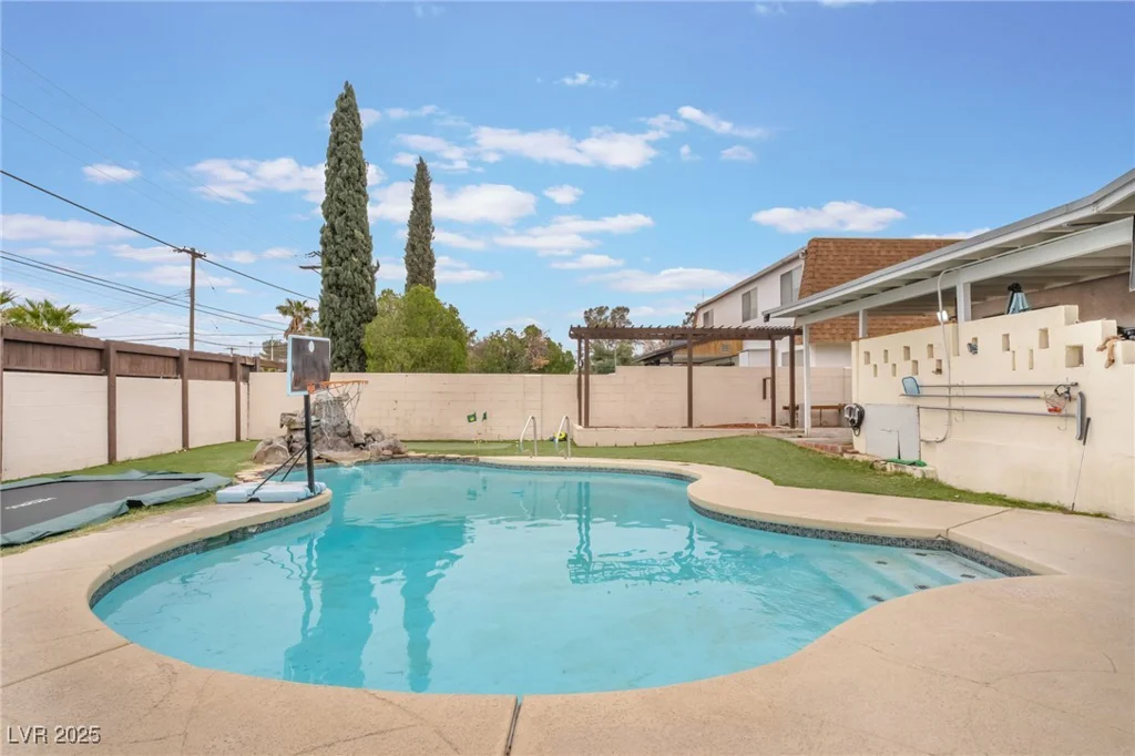 212 Torrey Pines, Las Vegas, NV 89107