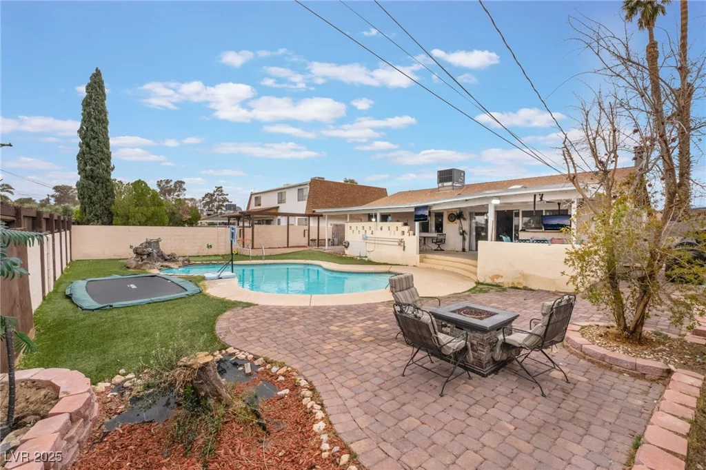 212 Torrey Pines, Las Vegas, NV 89107