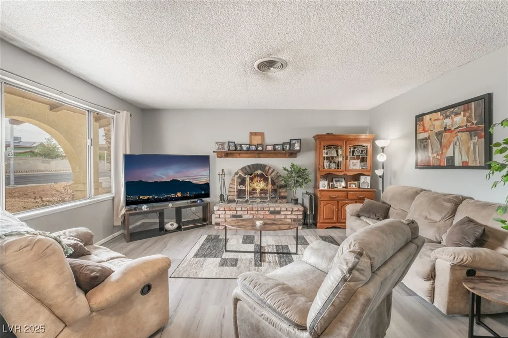 212 Torrey Pines, Las Vegas, NV 89107