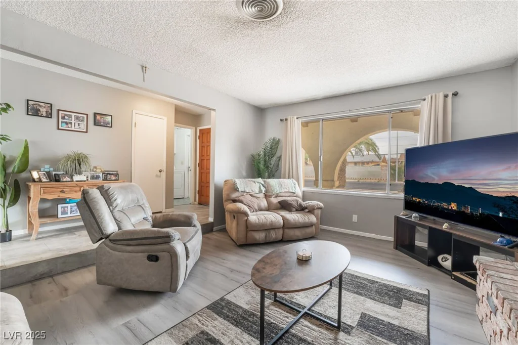 212 Torrey Pines, Las Vegas, NV 89107