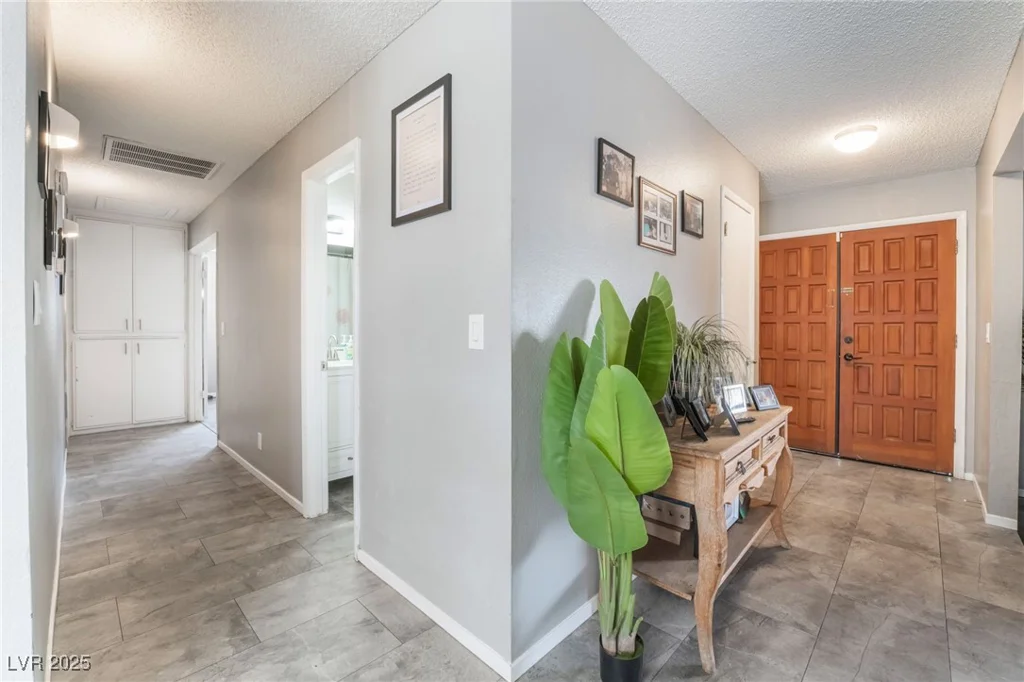 212 Torrey Pines, Las Vegas, NV 89107