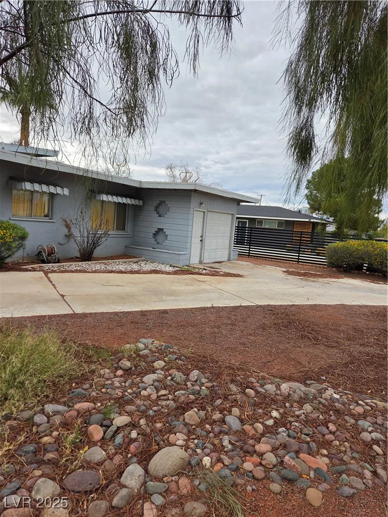 569 Canosa, Las Vegas, NV 89104