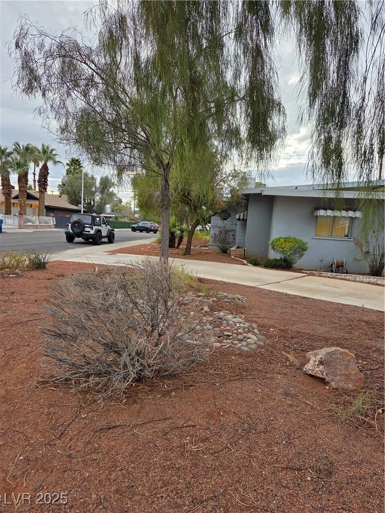 569 Canosa, Las Vegas, NV 89104